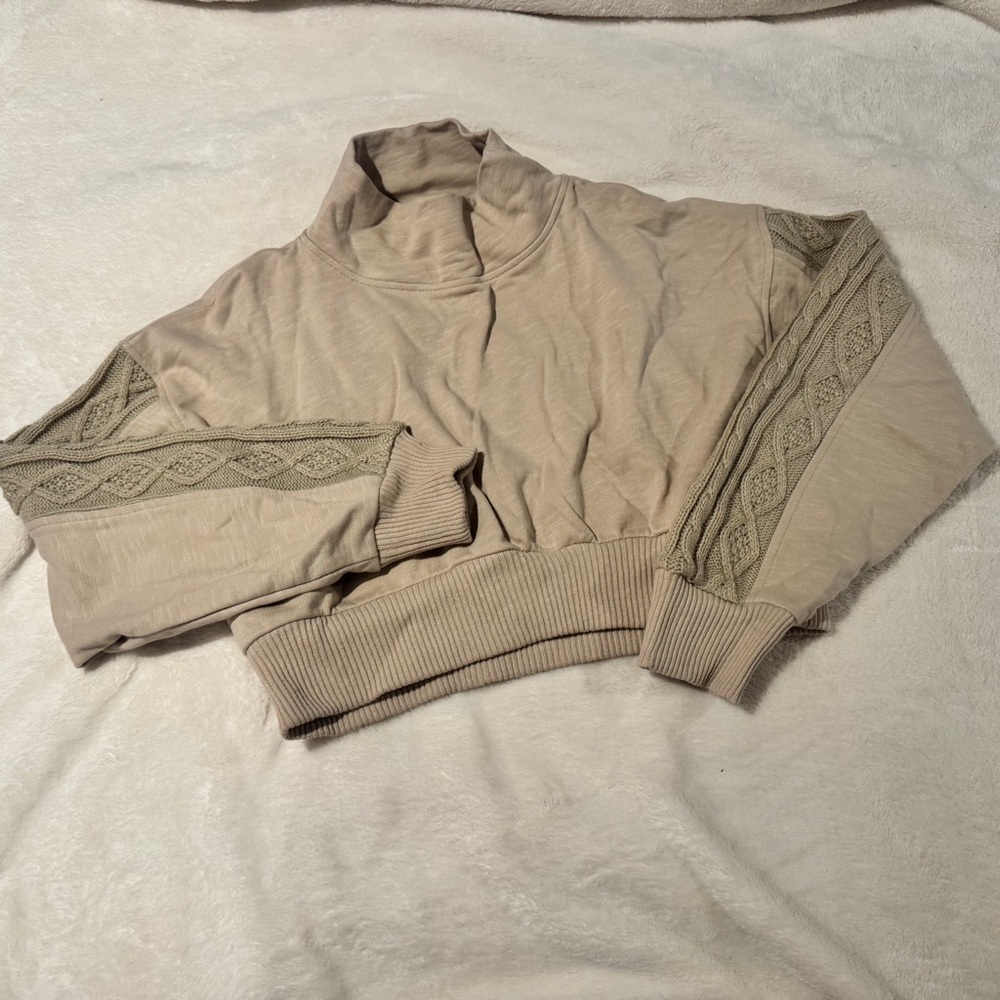 UO CROP TOP LONG SLEEVE